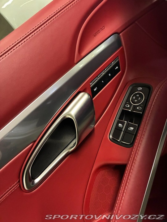 Porsche 718 Cayman 2025