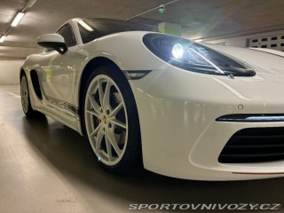 Porsche 718 Cayman 2025