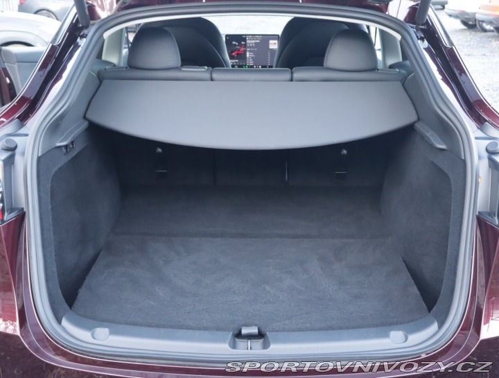 Tesla Model Y Long Range AWD 75kWh 2024