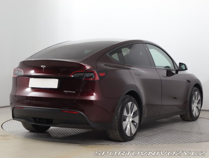 Tesla Model Y Long Range AWD 75kWh 2024