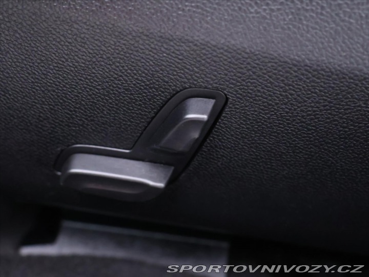 Mercedes-Benz E 3,5 350CGI 215kW CZ Elega 2010