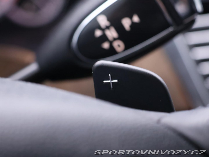 Mercedes-Benz E 3,5 350CGI 215kW CZ Elega 2010