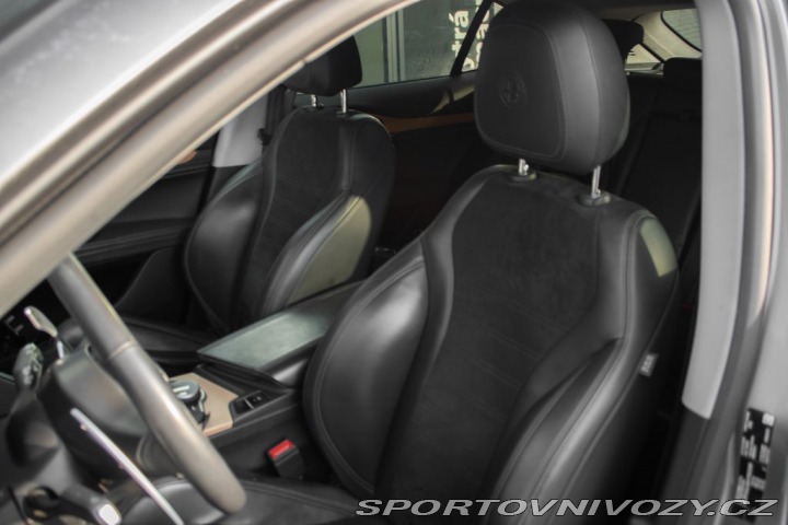 Alfa Romeo Stelvio  2017