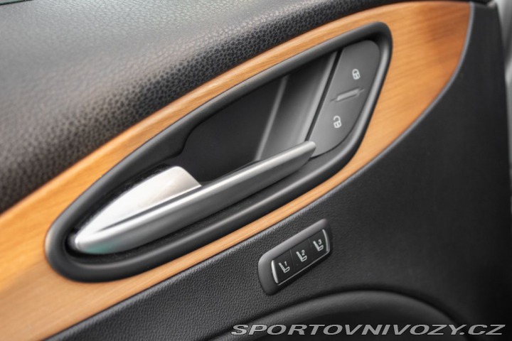 Alfa Romeo Stelvio  2017