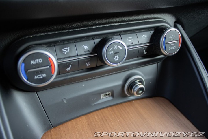 Alfa Romeo Stelvio  2017