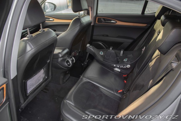 Alfa Romeo Stelvio  2017