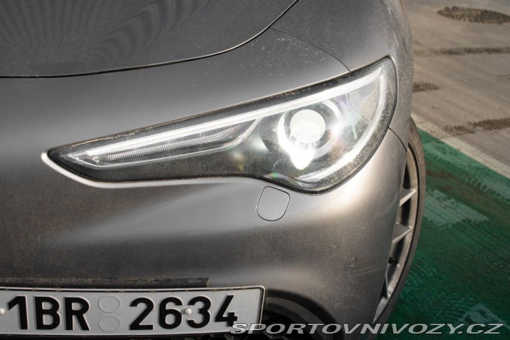 Alfa Romeo Stelvio  2017