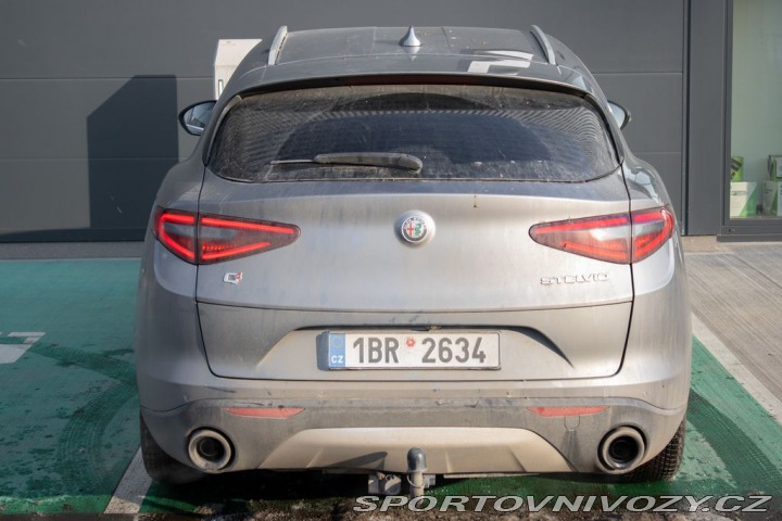Alfa Romeo Stelvio  2017