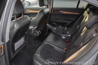 Alfa Romeo Stelvio  2017