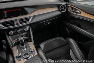 Alfa Romeo Stelvio  2017