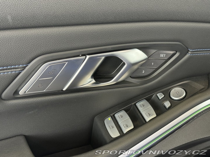 BMW 3 330e xDrive 2024