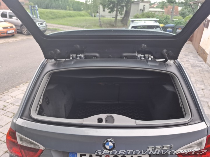 BMW 3 e91 325i 2005