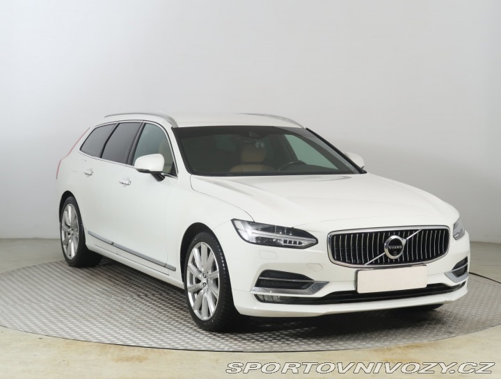 Volvo V90 Momentum D5 AWD 2017