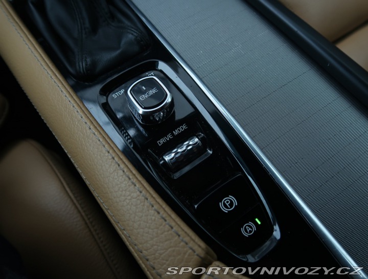 Volvo V90 Momentum D5 AWD 2017