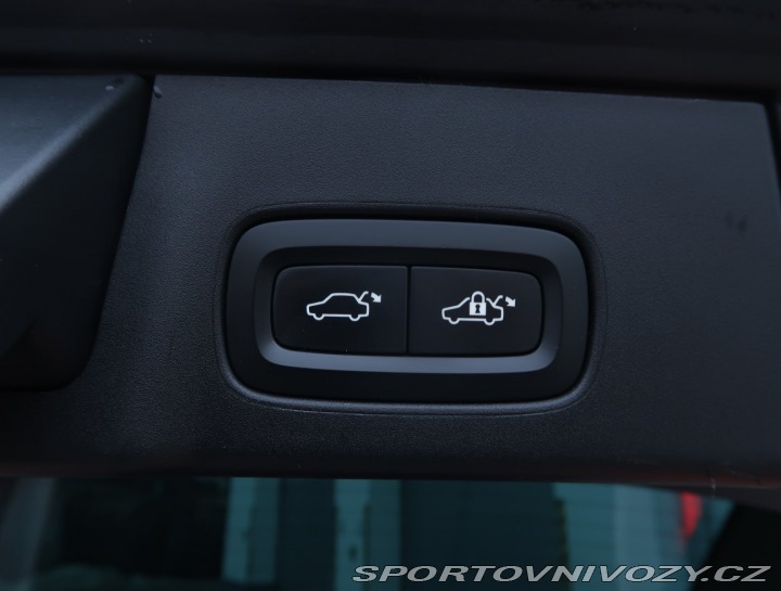 Volvo V90 Momentum D5 AWD 2017