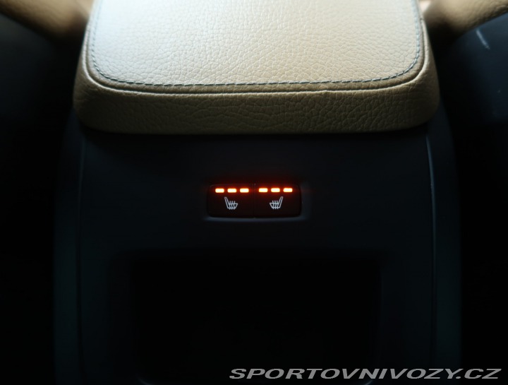 Volvo V90 Momentum D5 AWD 2017