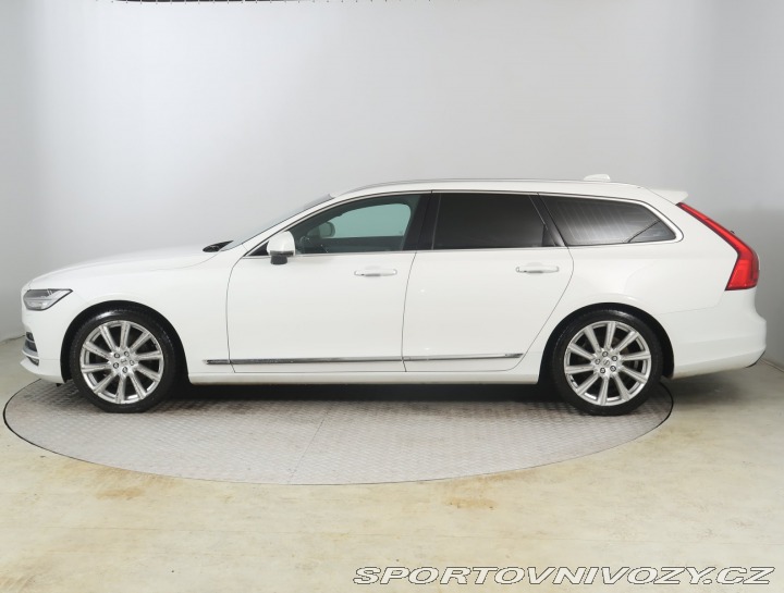 Volvo V90 Momentum D5 AWD 2017
