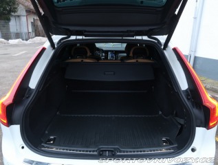 Volvo V90 Momentum D5 AWD 2017