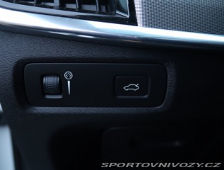 Volvo V90 Momentum D5 AWD 2017