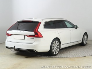 Volvo V90 Momentum D5 AWD 2017