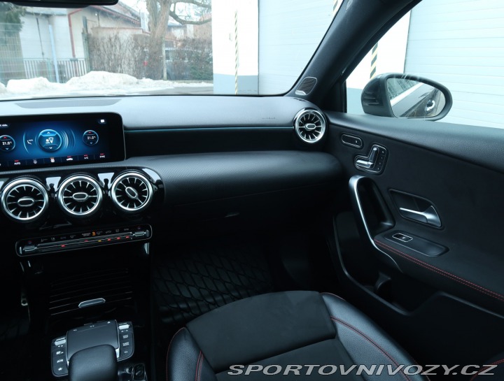 Mercedes-Benz A A 220 4MATIC 2021