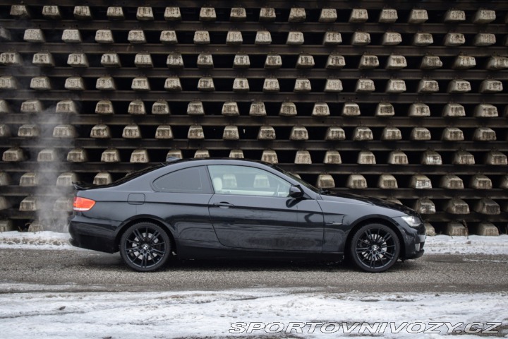 BMW 3 330i xDrive A/T, 200kW, 2010