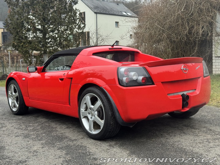 Opel Speedster 2.2 unikátní historie 2001