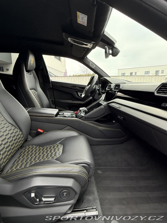 Lamborghini Urus  2022