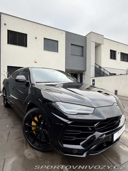 Lamborghini Urus  2022