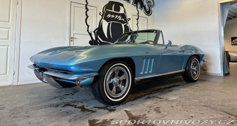 Chevrolet Corvette Stingray Convertible