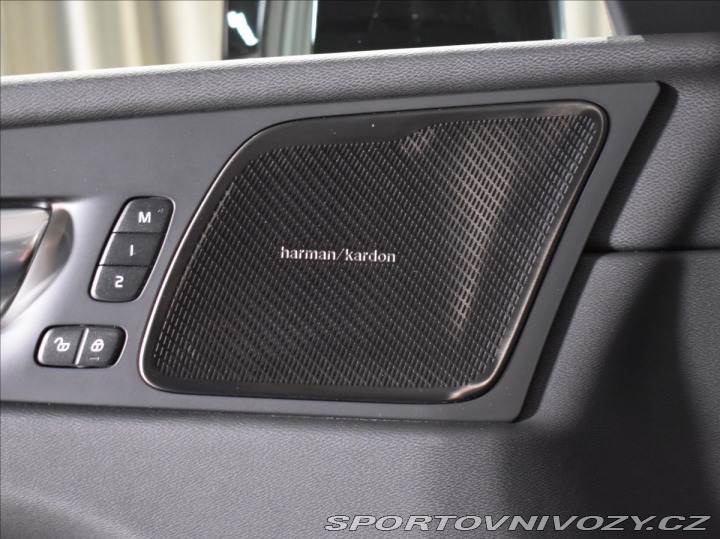 Volvo Ostatní modely XC60 2,0 T6 AWD Ult Pano,Vzduc 2025