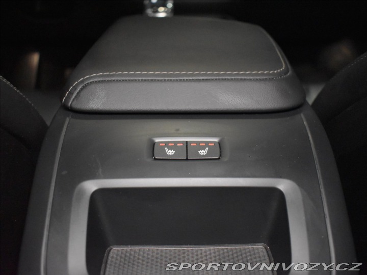 Volvo Ostatní modely XC60 2,0 T6 AWD PLUS Black Edi 2024