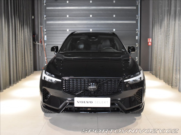Volvo Ostatní modely XC60 2,0 T6 AWD PLUS Black Edi 2024