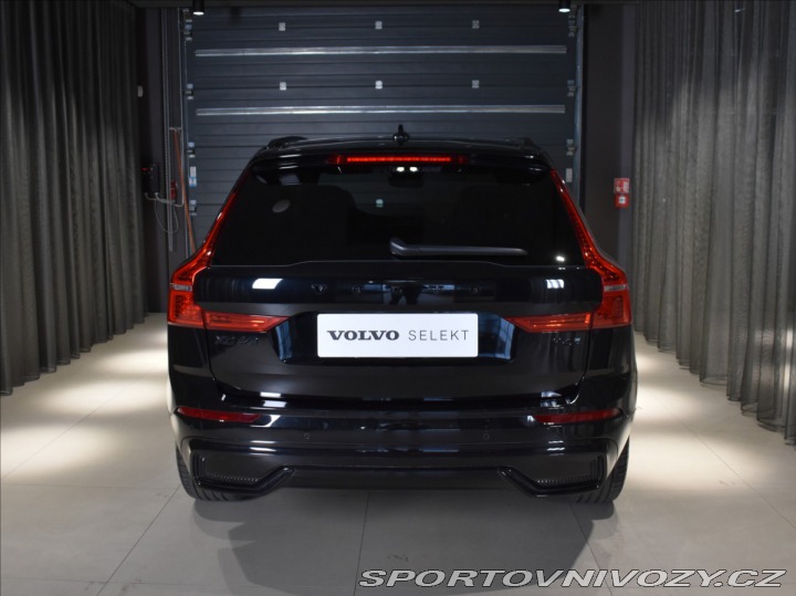 Volvo Ostatní modely XC60 2,0 T6 AWD PLUS Black Edi 2024