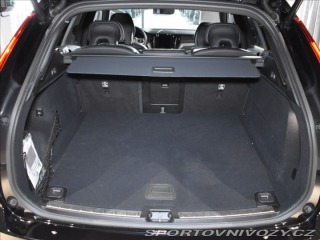 Volvo Ostatní modely XC60 2,0 T6 AWD PLUS Black Edi 2024