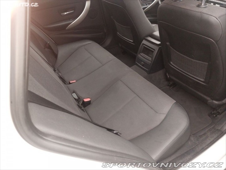 BMW 3 320i, Touring, tažné 1800