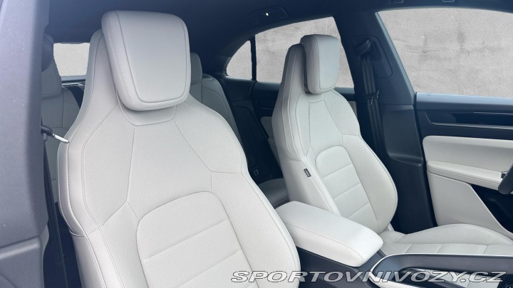 Porsche Macan 4 2025