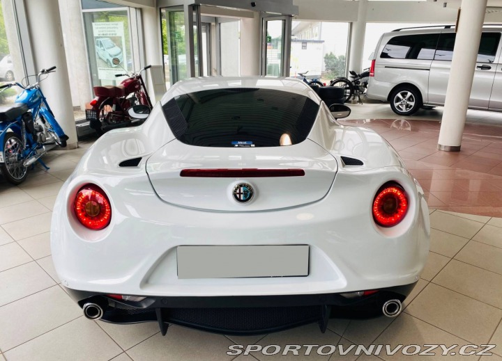 Alfa Romeo 4C 2015