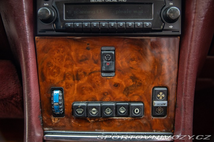 Mercedes-Benz SL 560 SL R 107 1986