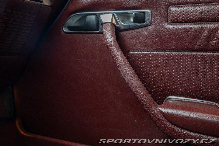 Mercedes-Benz SL 560 SL R 107 1986