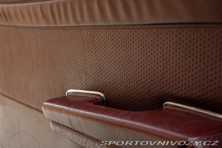 Mercedes-Benz SL 560 SL R 107 1986