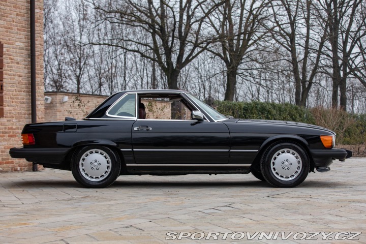 Mercedes-Benz SL 560 SL R 107 1986