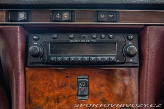 Mercedes-Benz SL 560 SL R 107 1986