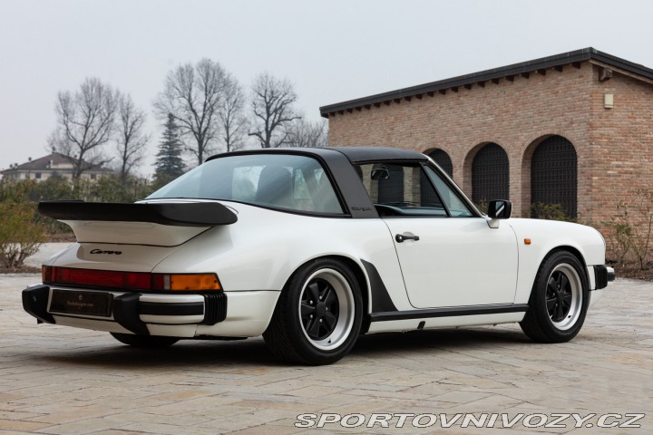 Porsche 911 CARRERA 3.2 G50 TARGA 1988