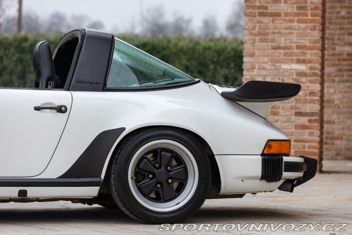 Porsche 911 CARRERA 3.2 G50 TARGA 1988