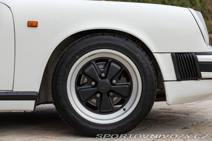 Porsche 911 CARRERA 3.2 G50 TARGA 1988