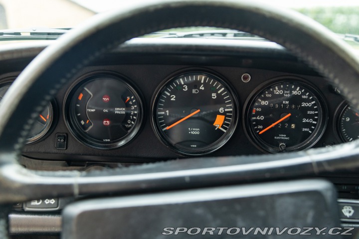 Porsche 911 CARRERA 3.2 G50 TARGA 1988