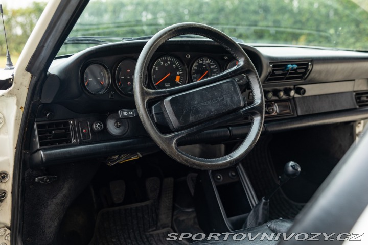 Porsche 911 CARRERA 3.2 G50 TARGA 1988