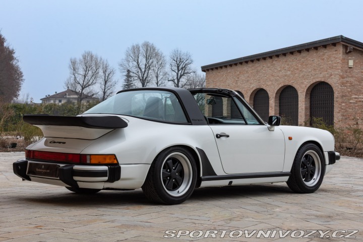 Porsche 911 CARRERA 3.2 G50 TARGA 1988