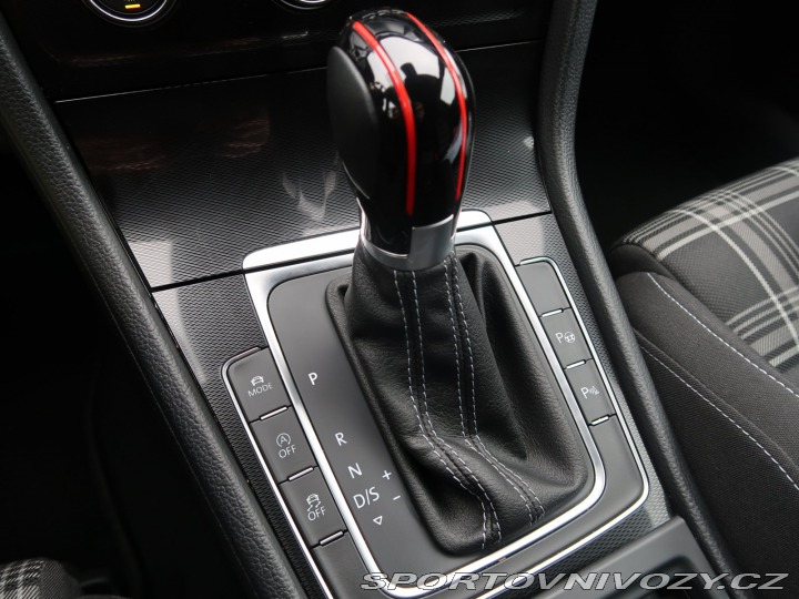 Volkswagen Golf 2.0 TDI GTD 2015